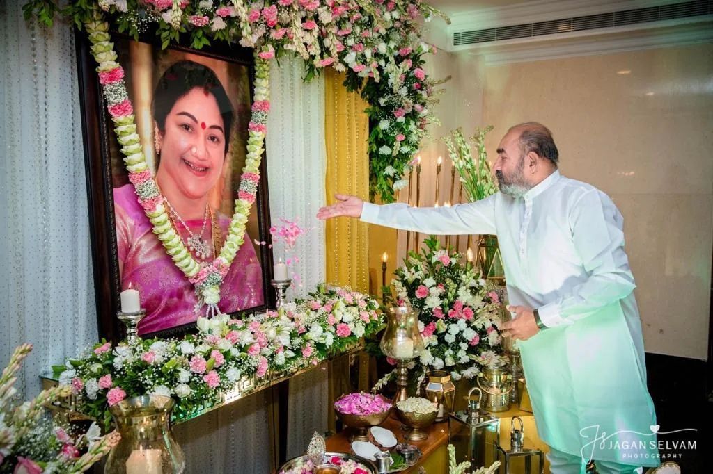 நடிகை மஞ்சுளாவின் 10-வது நினைவு நாள்.! குடும்பத்துடன் அஞ்சலி செலுத்திய நடிகர் விஜயகுமார்.! 3
