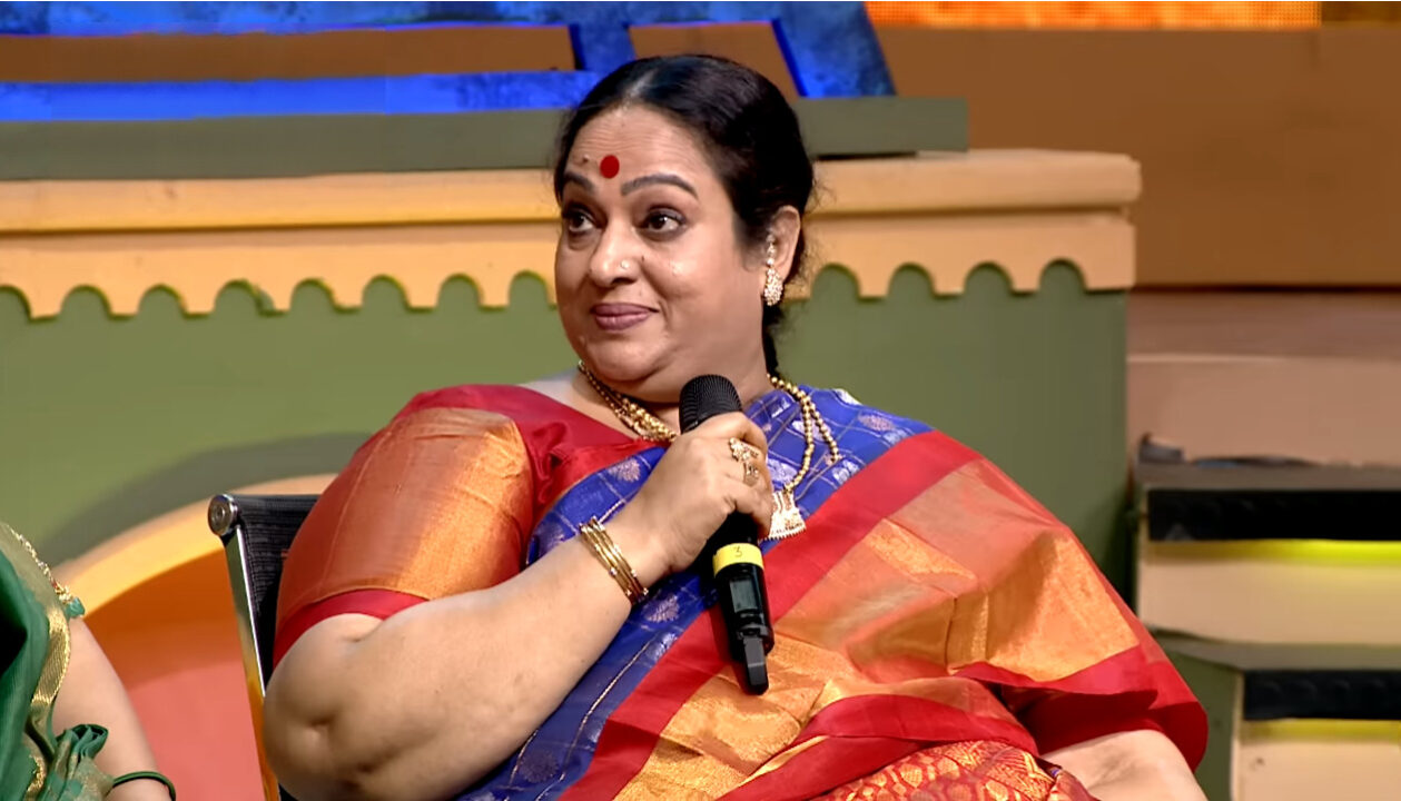 தமிழா தமிழா நிகழ்ச்சியில் நடிகை நளினிக்கு நடந்த சம்பவம்.! அதிர்ச்சியில் உறைந்து போன நளினி.! 9