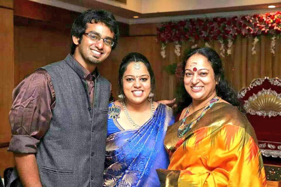 தமிழா தமிழா நிகழ்ச்சியில் நடிகை நளினிக்கு நடந்த சம்பவம்.! அதிர்ச்சியில் உறைந்து போன நளினி.! 5