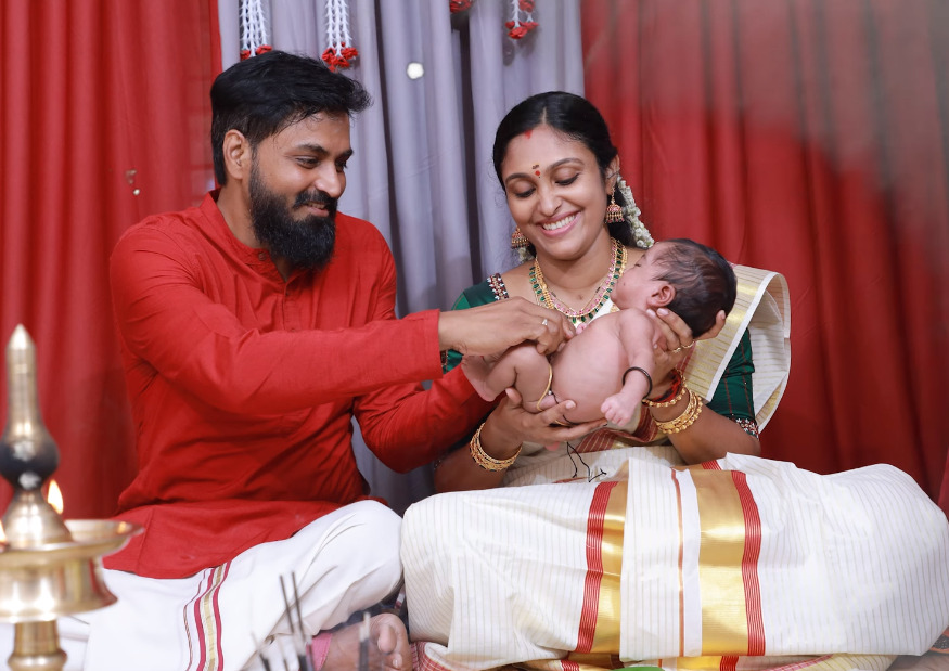 9 ஆண்டுகளுக்கு பின் பிறந்த மகன்.! முதல் முறையாக மகனின் முகத்தை காட்டிய செந்தில் ஸ்ரீஜா.! 15