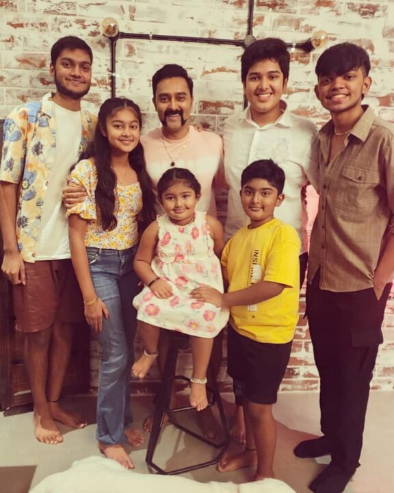 சினேகா வீட்டில் நடந்த விஷேசம்.! குடும்பத்துடன் சினேகா எடுத்த அழகிய புகைப்படங்கள்.! 23
