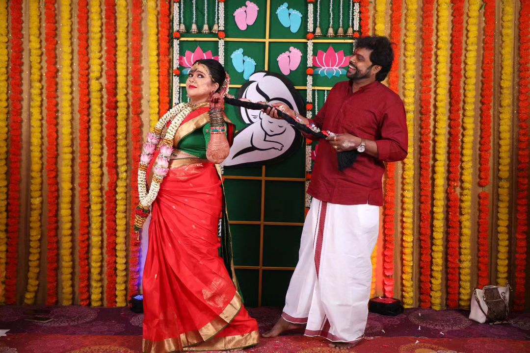 38 வயதில் தாயான சந்திரலேகா சீரியல் நடிகை ஸ்வேதா.! எளிமையாக நடந்த வளைகாப்பு புகைப்படங்கள் இதோ.! 3