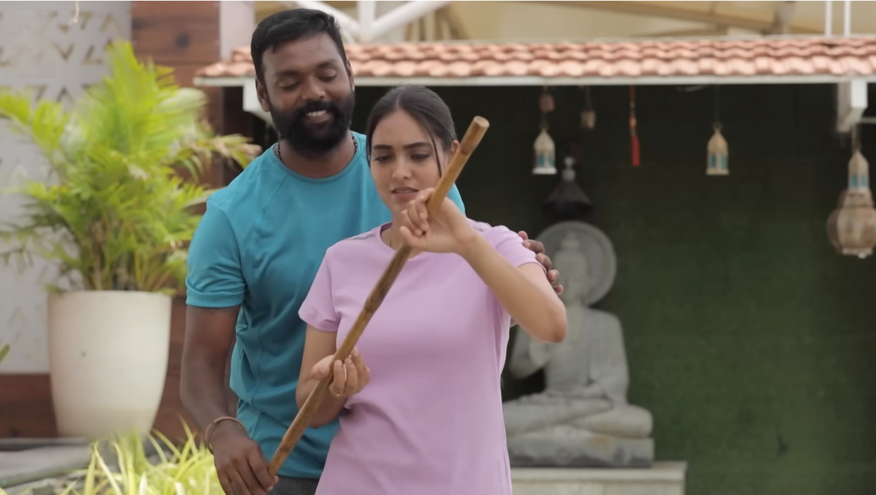 சுடருக்கு சிலம்பம் சொல்லி கொடுக்க மீண்டும் அபியின் வீட்டுக்கு வந்த வெற்றி.! வேற லெவல் ப்ரோமோ.! 3