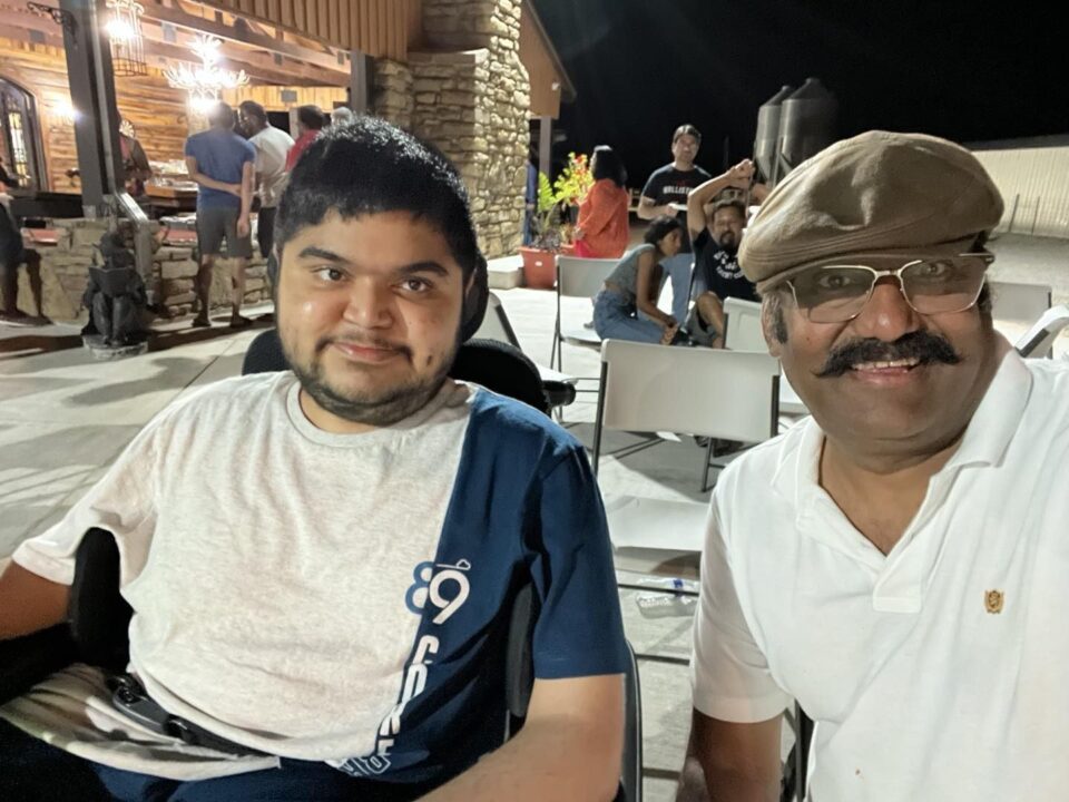 நடுக்கடலில் கப்பலில் வைத்து மகனின் பிறந்தநாளை கொண்டாடிய நடிகர் நெப்போலியன்.! 11