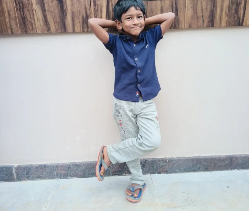 முதல் தலைமுறை பட்டதாரி ஆன மகள்.! அழகிய புகைப்படங்களை பகிர்ந்த ஆண்டனிதாசன்.! 13