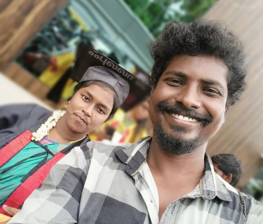 முதல் தலைமுறை பட்டதாரி ஆன மகள்.! அழகிய புகைப்படங்களை பகிர்ந்த ஆண்டனிதாசன்.! 15