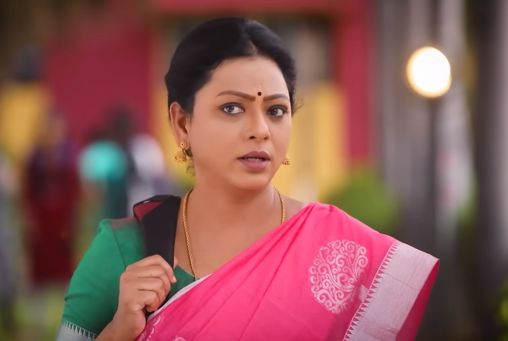 கல்லூரியில் சேர்ந்த பாக்யா.! இனியாவின் தோழிகளிடம் அவமானப்படும் பாக்யா.! ப்ரோமோ இதோ.! 3