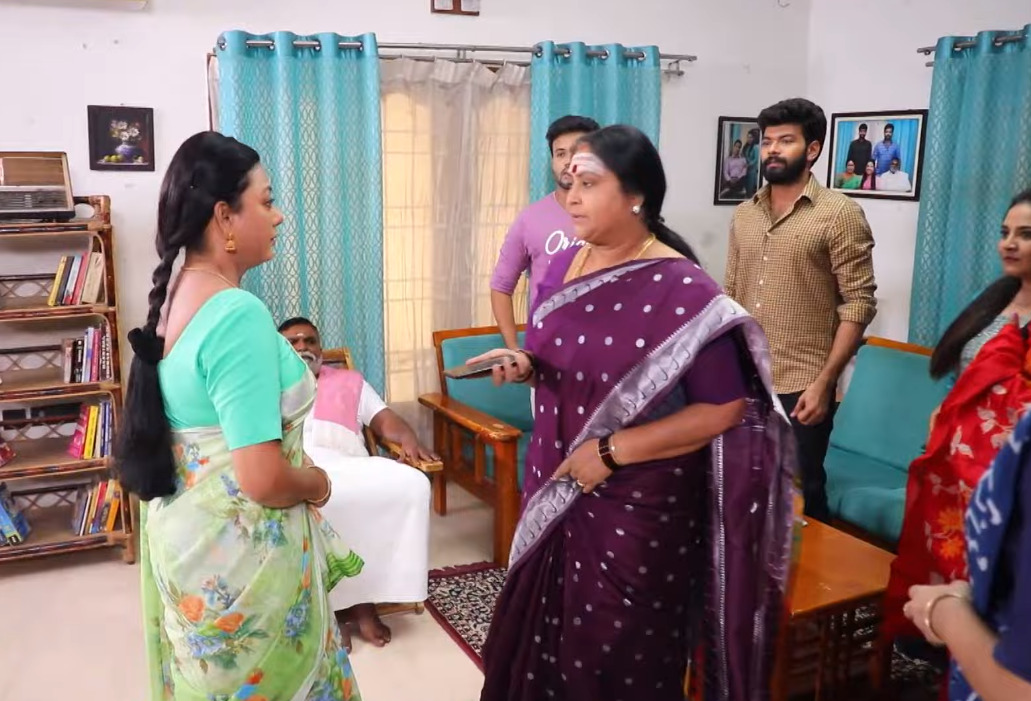எதே காலேஜ்-க்கு போறியா? யாரை கேட்டு இதெல்லாம் பண்ற? ரவுண்டு கட்டிய ஈஸ்வரி.! 3