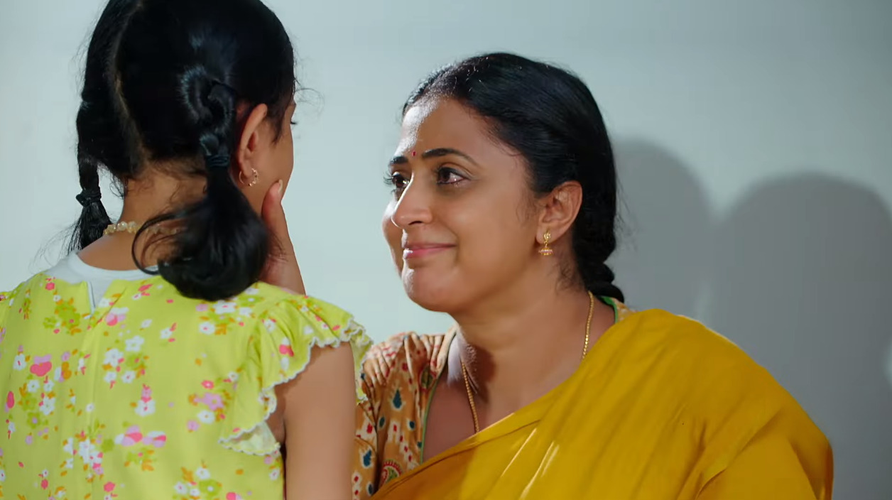 நீங்க எங்க அம்மா மாதிரியே இருக்கீங்க.! ஈஸ்வரியிடம் சொன்ன ஜீவானந்தம் மகள்.! கதறி அழும் ஈஸ்வரி.! 3
