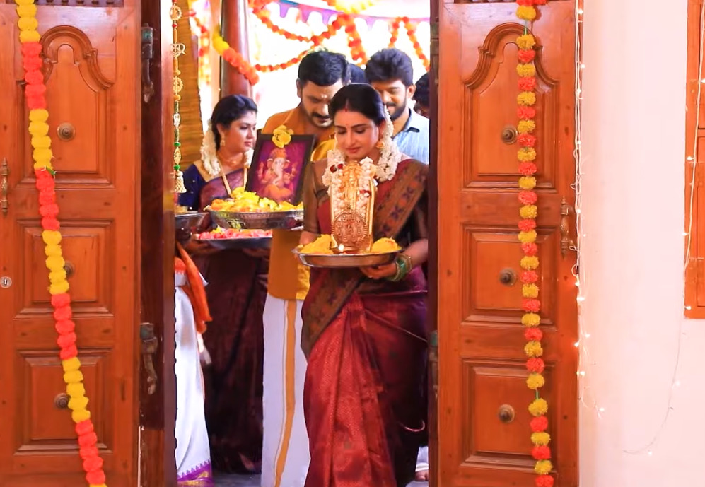 பாண்டியன் ஸ்டோர்ஸ் குடும்பத்தில் நடந்த கிரஹபிரவேசம்.! அழகான ப்ரோமோ இதோ.! 3