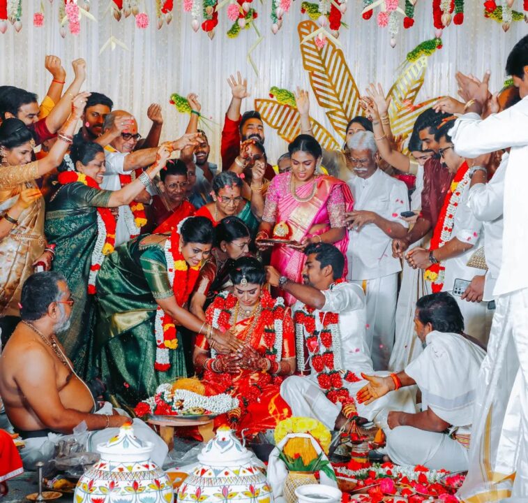 தமிழக கிரிக்கெட் வீரருடன் தலைவாசல் விஜய் மகளுக்கு நடந்த திருமணம்.! வெளியான புகைப்படங்கள்.! 13
