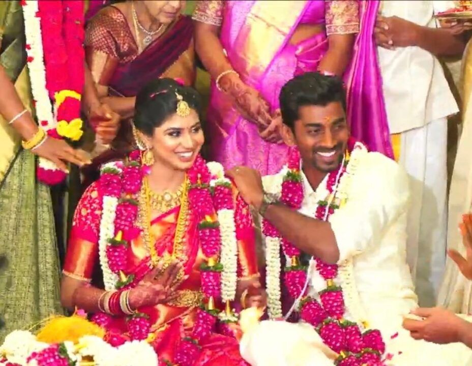 தமிழக கிரிக்கெட் வீரருடன் தலைவாசல் விஜய் மகளுக்கு நடந்த திருமணம்.! வெளியான புகைப்படங்கள்.! 7