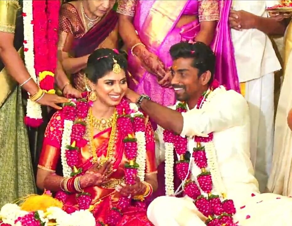 தமிழக கிரிக்கெட் வீரருடன் தலைவாசல் விஜய் மகளுக்கு நடந்த திருமணம்.! வெளியான புகைப்படங்கள்.! 9