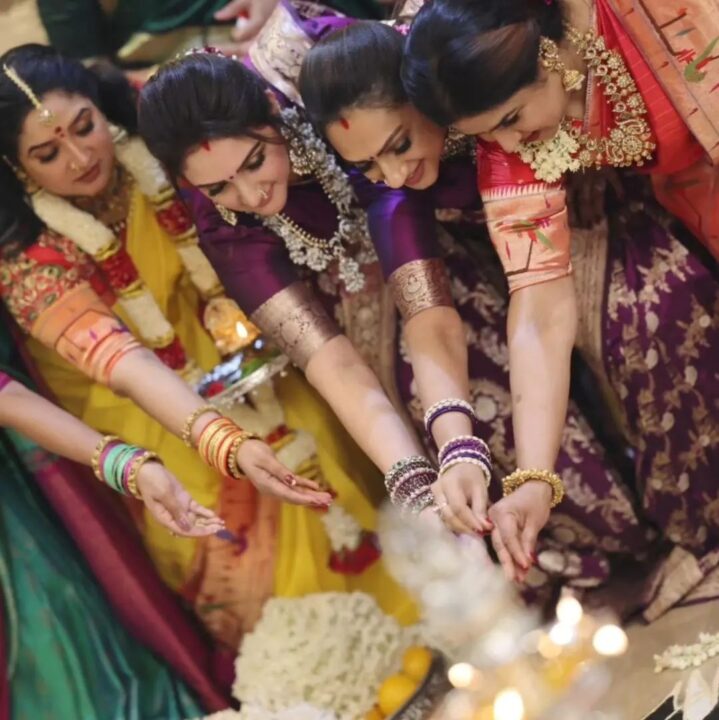 நடிகர் விஜயகுமார் பேத்திக்கு திருமணம்.! வெளியான அழகிய நிச்சயதார்த்த புகைப்படங்கள்.! 5