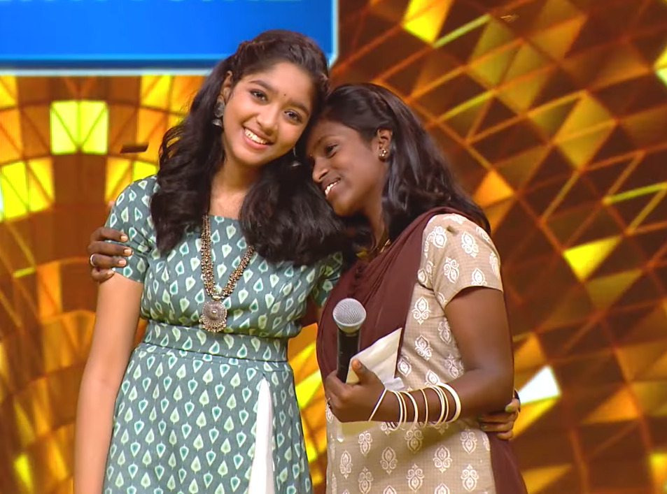 சேமித்த பணத்தை தோழியின் அம்மாவின் மருத்துவ செலவுக்கு கொடுத்த சிறுமி.! சூப்பர் சிங்கரில் நெகிழ்ச்சி.! 3