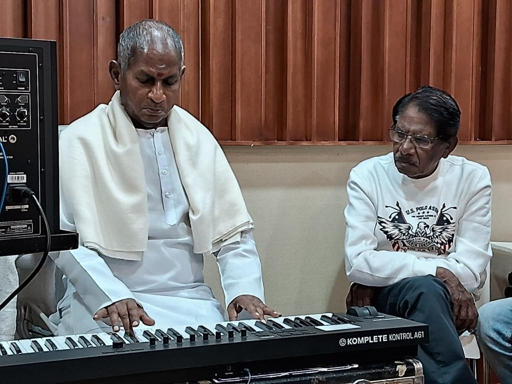 31 ஆண்டுகளுக்கு பின் இணைந்த பாரதி ராஜா - இளையராஜா கூட்டணி.! மீண்டும் இணைந்த நண்பர்கள்.! 4 31 ஆண்டுகளுக்கு பின் இணைந்த பாரதி ராஜா - இளையராஜா கூட்டணி.! மீண்டும் இணைந்த நண்பர்கள்.! 3