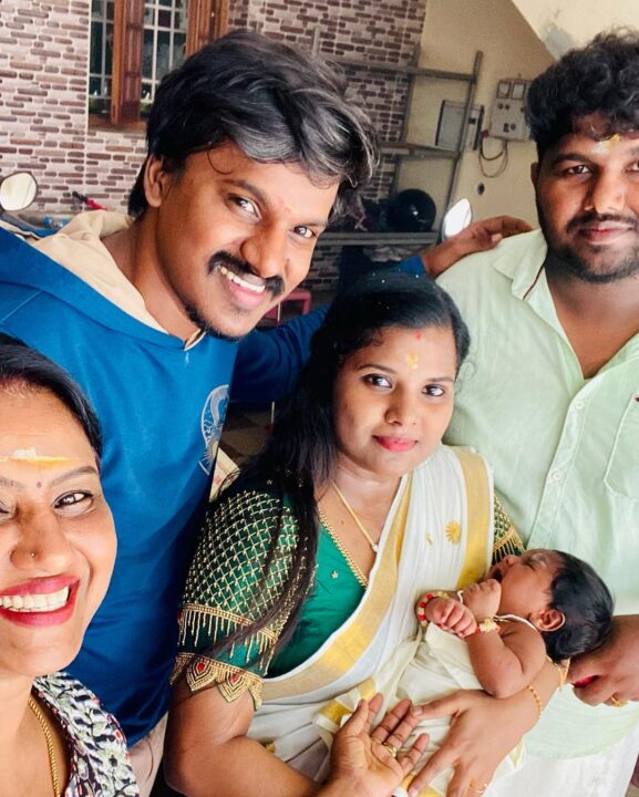பேரனுக்கு பெயர் சூட்டு விழா நடத்திய பாக்கியலட்சுமி சீரியல் நடிகை.! வெளியான அழகிய புகைப்படங்கள்.! 5