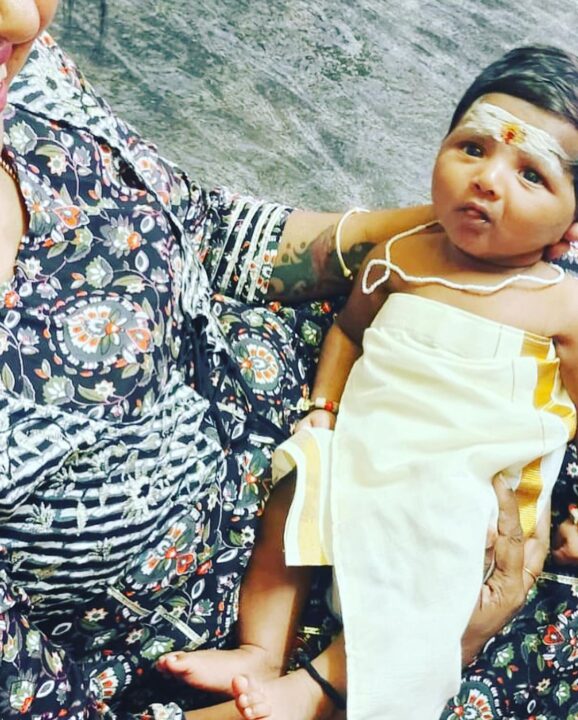 பேரனுக்கு பெயர் சூட்டு விழா நடத்திய பாக்கியலட்சுமி சீரியல் நடிகை.! வெளியான அழகிய புகைப்படங்கள்.! 11