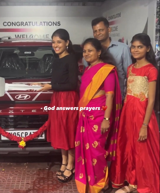 குடும்பத்துடன் சென்று புது கார் வாங்கிய குக் வித் கோமாளி பிரபலம் மோனிஷா.! இதோ வீடியோ.! 3