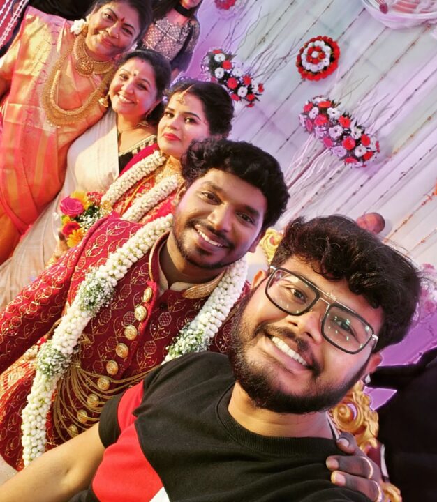 ஜிபி முத்து தொடங்கி நாஞ்சில் விஜயன் திருமண வரவேற்பில் வந்து குவிந்த பிரபலங்கள்.! இதோ வீடியோ.! 11
