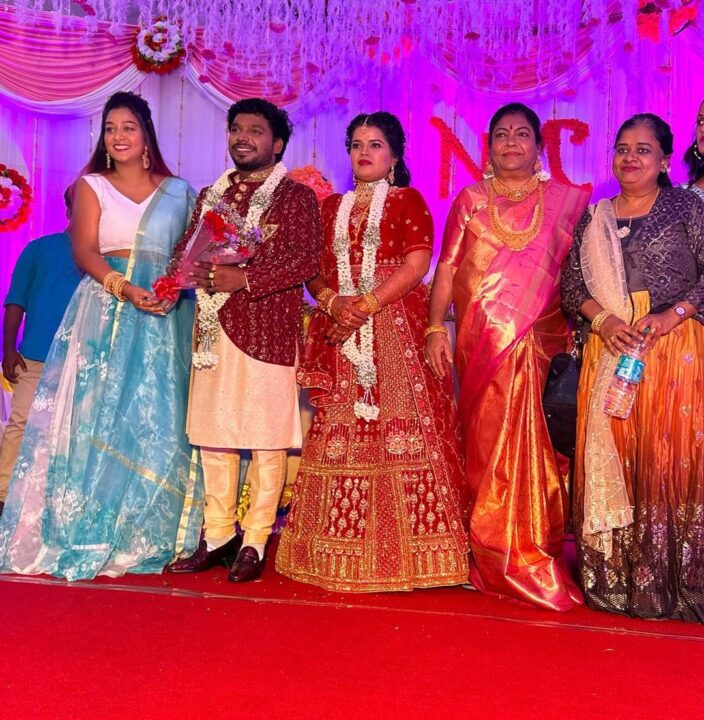 ஜிபி முத்து தொடங்கி நாஞ்சில் விஜயன் திருமண வரவேற்பில் வந்து குவிந்த பிரபலங்கள்.! இதோ வீடியோ.! 3