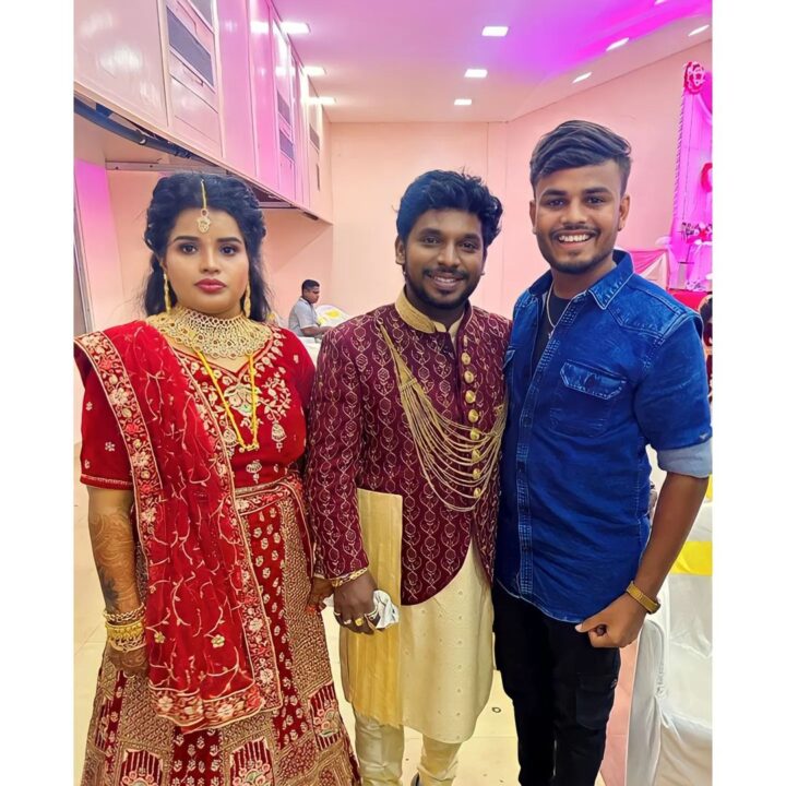 ஜிபி முத்து தொடங்கி நாஞ்சில் விஜயன் திருமண வரவேற்பில் வந்து குவிந்த பிரபலங்கள்.! இதோ வீடியோ.! 5