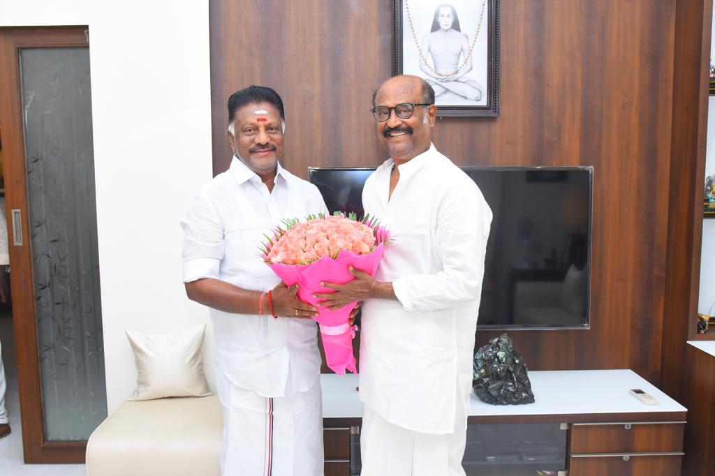 போயஸ் கார்டன் இல்லத்திற்கு நேரில் சென்று ரஜினியை சந்தித்த ஓபிஎஸ்.! பின்னணி என்ன? 5