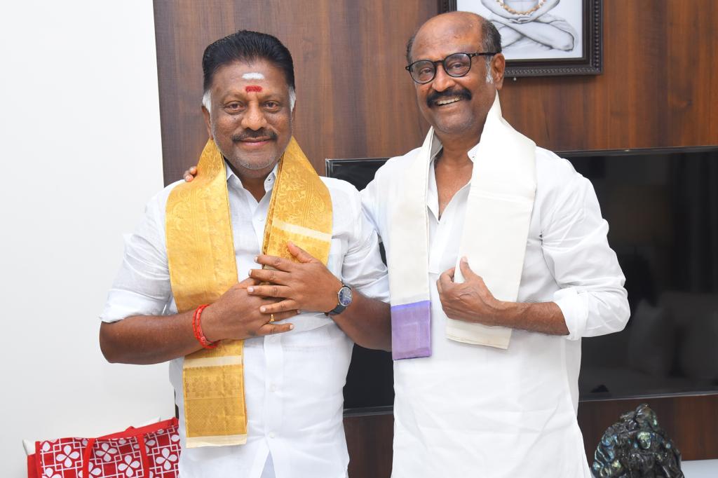 போயஸ் கார்டன் இல்லத்திற்கு நேரில் சென்று ரஜினியை சந்தித்த ஓபிஎஸ்.! பின்னணி என்ன? 3