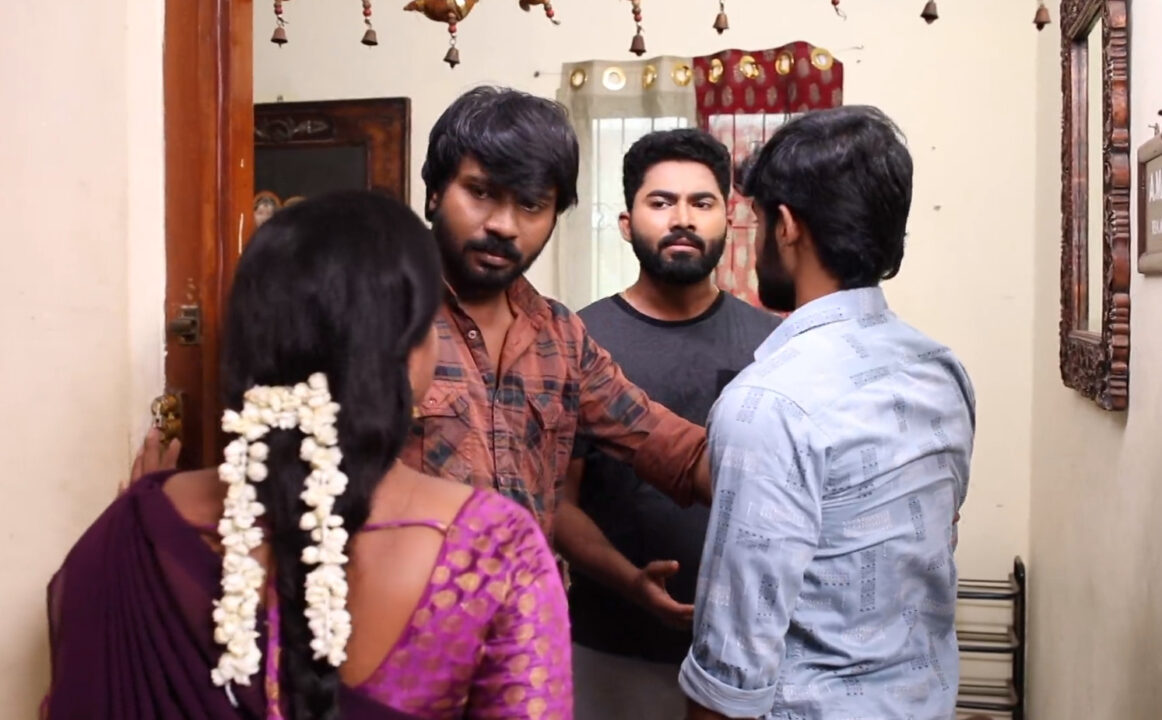 மீனாவின் தம்பி சத்யாவை ஓங்கி அறை விட்ட ரோஹிணி.! கதறி அழும் மீனா.! இன்றைய எபிசோட் விவரம்.! 3
