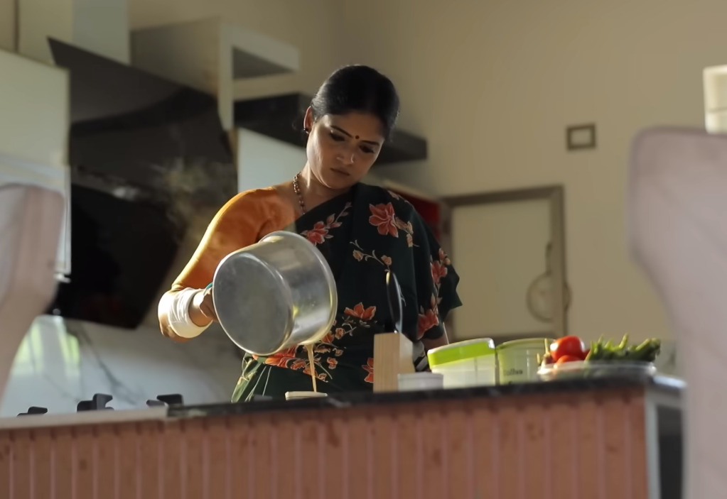அபி குடித்த காபியில் விஷத்தை கலந்த வேலைக்காரி.! சூழ்ச்சிக்கு பலியான அபி.! உயிர் பிழைப்பாளா? 3