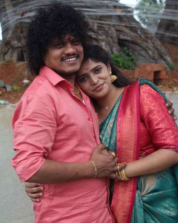 திருமண நாளன்று மனைவி கர்ப்பமாக இருப்பதை அறிவித்த விஜய் டிவி புகழ்.! குவியும் வாழ்த்துக்கள்.! 3