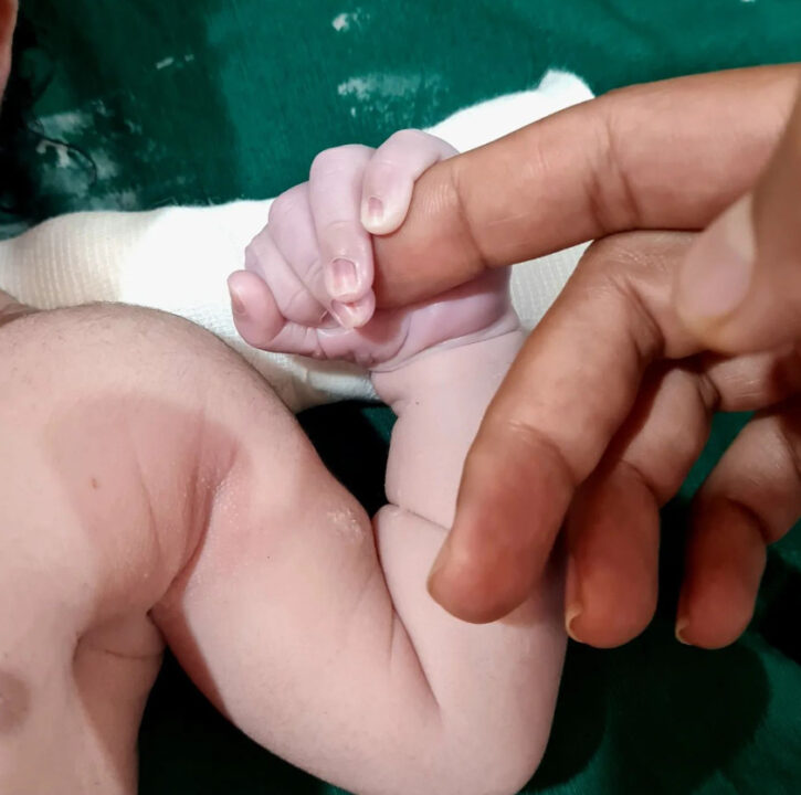 மீண்டும் பெற்றோர்களான கணேஷ் வெங்கட்ராமன் - நிஷா தம்பதிகள்.! வெளியான புகைப்படங்கள்.! 5