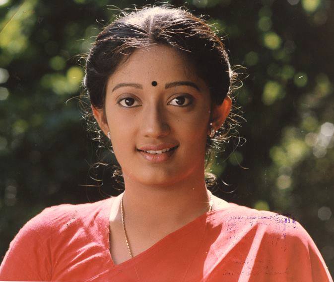 ஆள் அடையாளமே தெரியாமல் மாறிப்போன நடிகை கனகா.! அதிர்ச்சியளிக்கும் சமீபத்திய புகைப்படங்கள்.! 7