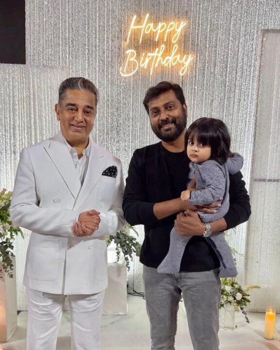 நடிகர் நரேன் மகனின் முதல் பிறந்தநாள் கொண்டாட்டம்.! நேரில் வாழ்த்திய பிரபலங்கள்.! 11
