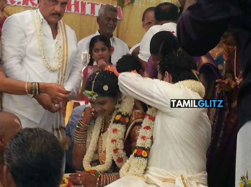 பலரும் பார்த்திடாத ரட்சிதா மஹாலக்ஷ்மி - தினேஷ் திருமண புகைப்படங்கள் மற்றும் வீடியோ இதோ.! 15