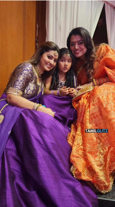 சினேகா வீட்டில் நடந்த திருமண விழா.! சங்கீத் நிகழ்ச்சியில் ஒன்றாக இணைந்த ஒட்டுமொத்த குடும்பம்.! 5