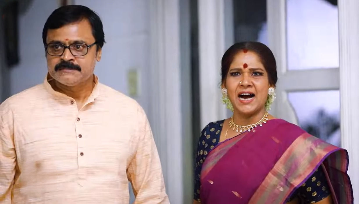 ஐஸ்வர்யா கன்னத்தில் ஓங்கி ஒரு அறை விட்ட கோடீஸ்வரி.! சும்மா தரமான சம்பவம்.! 2 ஐஸ்வர்யா கன்னத்தில் ஓங்கி ஒரு அறை விட்ட கோடீஸ்வரி.! சும்மா தரமான சம்பவம்.! 1