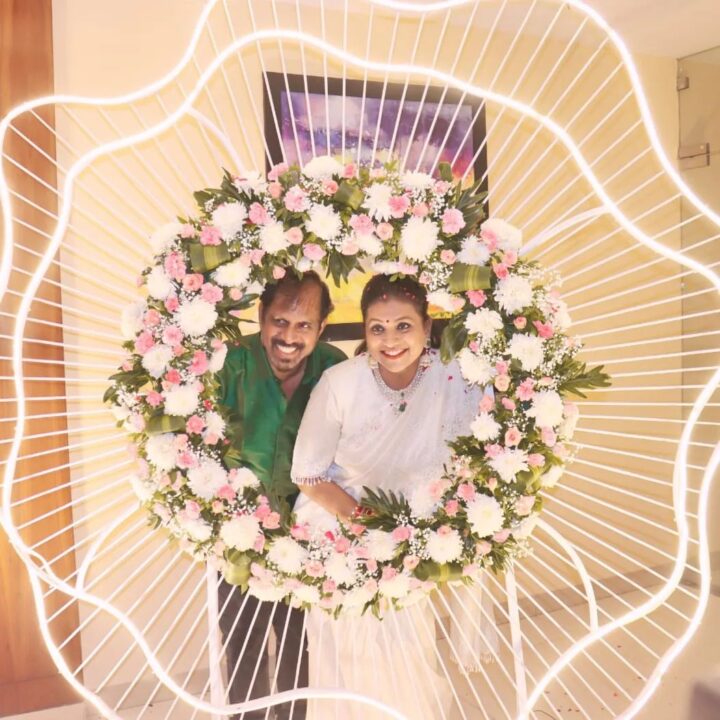 ரோஜாவின் 51வது பிறந்தநாள்.! கேக் வெட்டி பார்ட்டி வைத்து கொண்டாடிய மகன் மற்றும் கணவர்.! 5