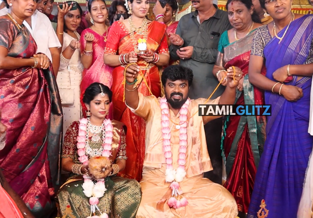 காதலியை கரம் பிடித்தார் 'வானத்தைப் போல' சீரியல் நடிகர் அஸ்வின் கார்த்திக்.! திருமண ஆல்பம் இதோ.! 9