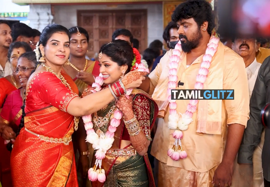 காதலியை கரம் பிடித்தார் 'வானத்தைப் போல' சீரியல் நடிகர் அஸ்வின் கார்த்திக்.! திருமண ஆல்பம் இதோ.! 13