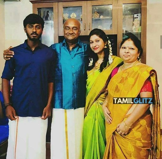 "30 வருட காதல் பயணம்" 30வது திருமணநாளை கொண்டாடும் நடிகர் எம்.எஸ்.பாஸ்கர்.! வாழ்த்திய மகள்.! 17