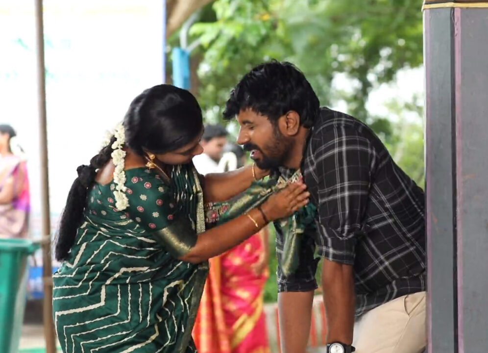 மீனா வைத்த வேண்டுதல்.! மலை மீது உள்ள கோவிலுக்கு மீனாவை தூக்கிக்கொண்டு சென்ற முத்து.! 3