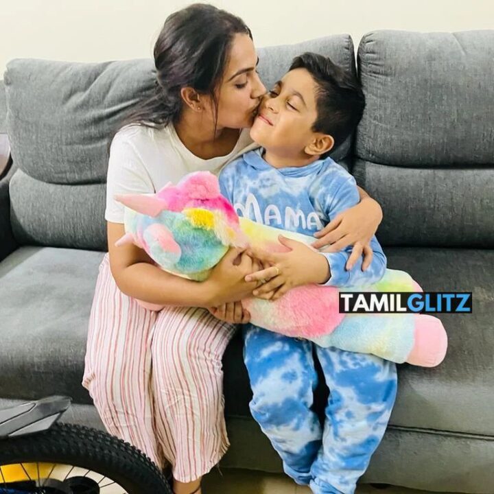 'சிறகடிக்க சீரியல்' ரோஹிணிக்கு இவளோ பெரிய பையன் இருக்காரா? வெளியான புகைப்படங்கள்.! 11