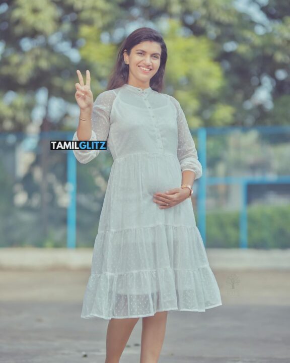 "நிறைமாத நிலவே வா வா" மீண்டும் தாய்மை அடைந்த சின்னத்திரை நடிகை ஸ்ரீதேவி அசோக்.! 5