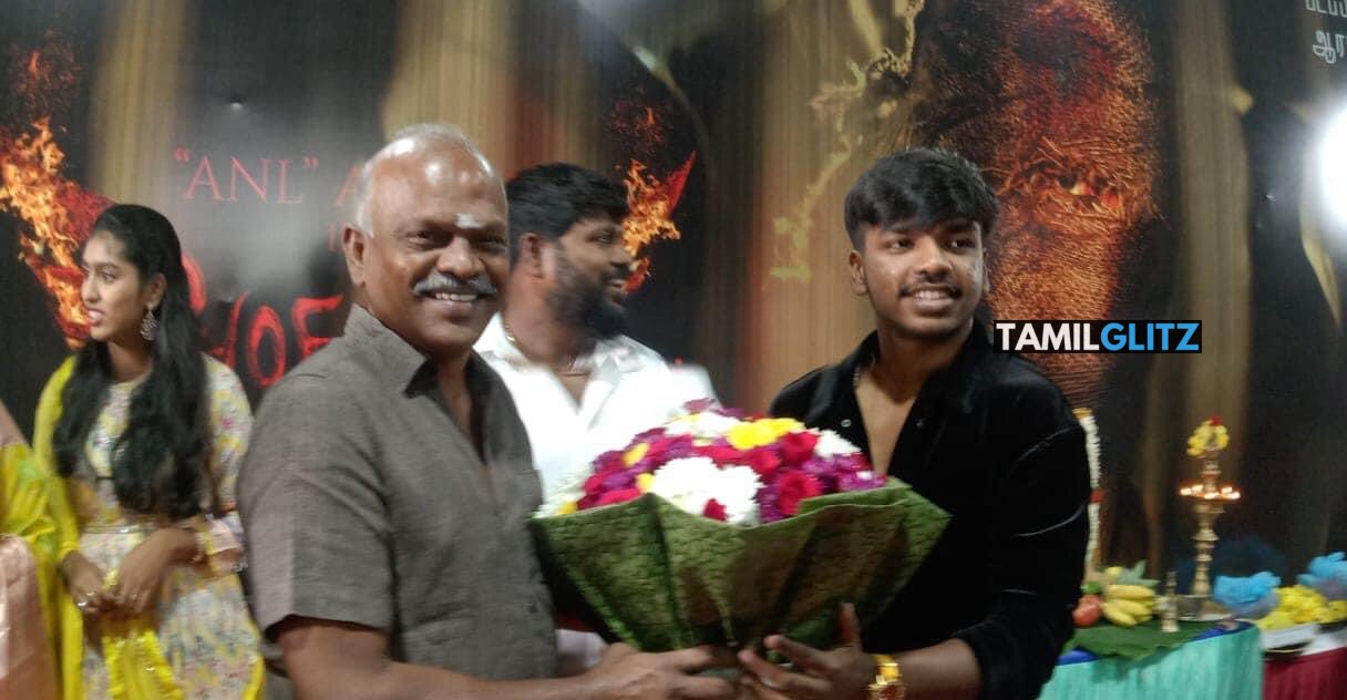 கதாநாயகனான அறிமுகம் ஆகும் விஜய் சேதுபதி மகன் சூர்யா.! பூஜையுடன் தொடங்கிய புது படம்.! 3