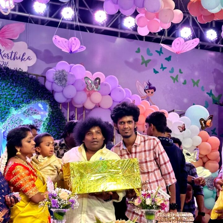 யோகிபாபு மகளின் முதல் பிறந்தநாள் கொண்டாட்டம்.! வந்து குவிந்த வெள்ளித்திரை பிரபலங்கள்.! 25