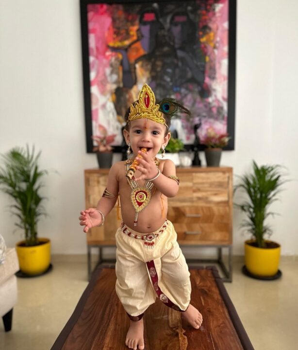 சின்மயின் இரட்டை குழந்தைகளை பார்த்து இருக்கீங்களா.? அதுக்குள்ள நல்லா வளந்துட்டாங்களே.! 15