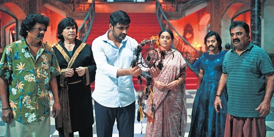 நடிகர் சதிஷ் நடித்துள்ள 'கான்ஜூரிங் கண்ணப்பன்' படத்தை வெளுத்து வாங்கிய ப்ளூ சட்டை மாறன்.! 3