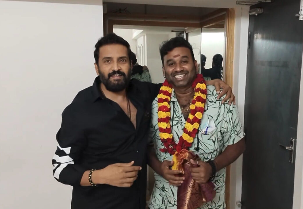 பிக்பாஸில் இருந்து வெளியேறிய உடனே சந்தானத்தை சென்று சந்தித்த கூல் சுரேஷ்.! வீடியோ உள்ளே.! 3