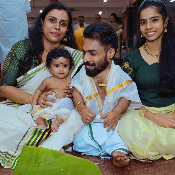 17 ஆண்டுகளுக்கு பிறந்த மகள்..! மகளுக்கு பெயர் சூட்டு விழா நடத்திய நடிகர் பக்ரு.! 9